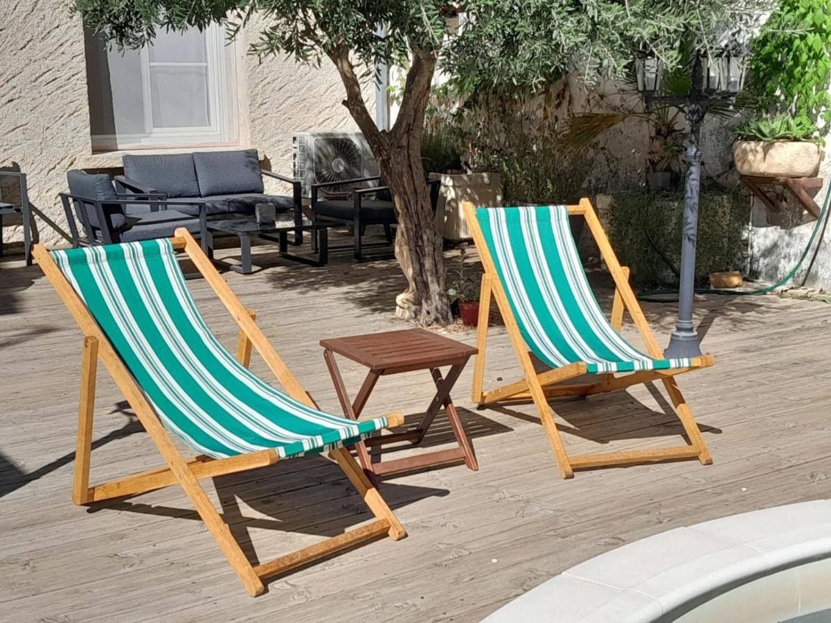 La Pause Sous Le Pin B&B Chambres D'Hotes Capestang Esterno foto