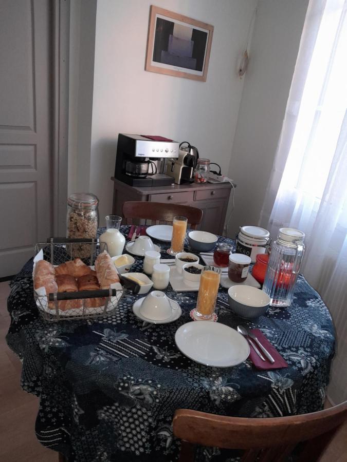 La Pause Sous Le Pin B&B Chambres D'Hotes Capestang Esterno foto
