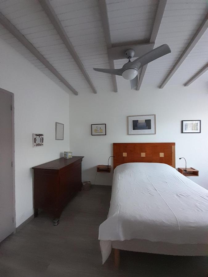 La Pause Sous Le Pin B&B Chambres D'Hotes Capestang Esterno foto