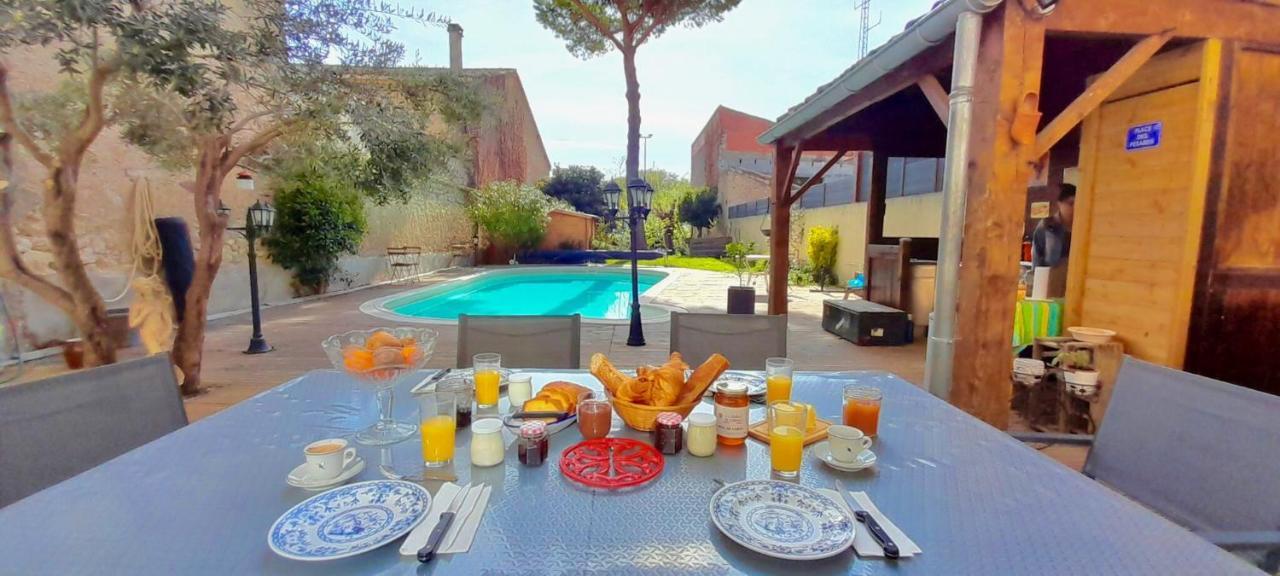 La Pause Sous Le Pin B&B Chambres D'Hotes Capestang Esterno foto