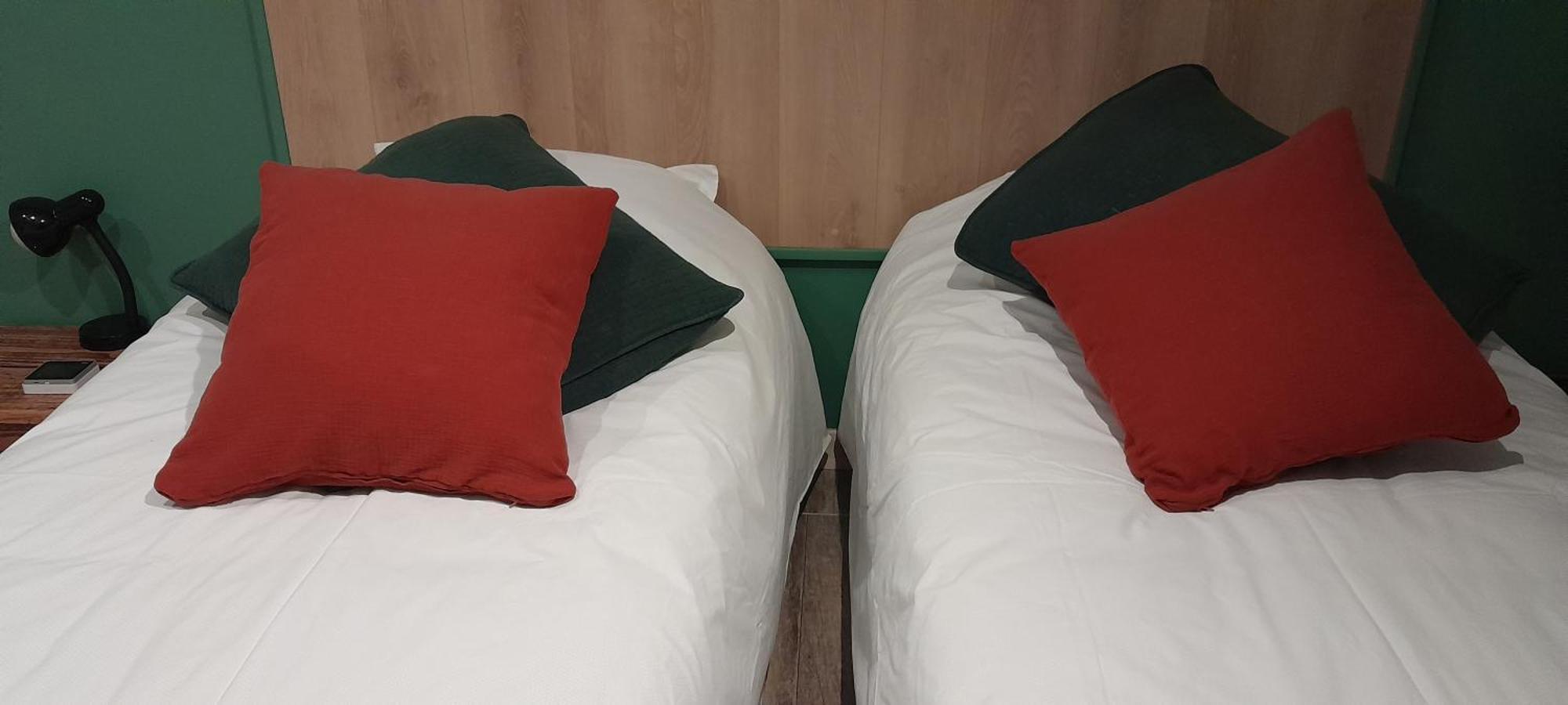 La Pause Sous Le Pin B&B Chambres D'Hotes Capestang Esterno foto